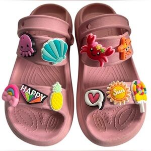 GIRL’S SANDALS WITH SHOE CHARMS PINK